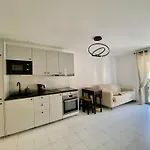 Modern Apartment In Cannes